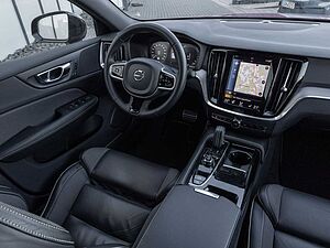 Volvo  Kombi Plus Dark Recharge Plug-In Hybrid AWD