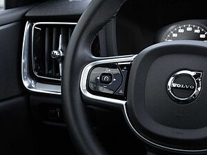 Volvo  Kombi Plus Dark Recharge Plug-In Hybrid AWD