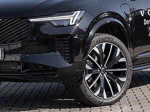 Volvo  Plus Dark Recharge Plug-In Hybrid AWD