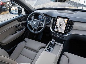 Volvo  Plus Dark Recharge Plug-In Hybrid AWD