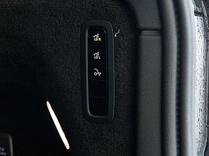 Volvo  Ultra Performance Pure Electric AWD