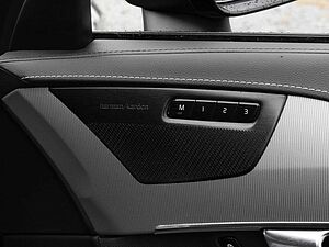 Volvo  R Design Edition Recharge Plug-In Hybrid AW