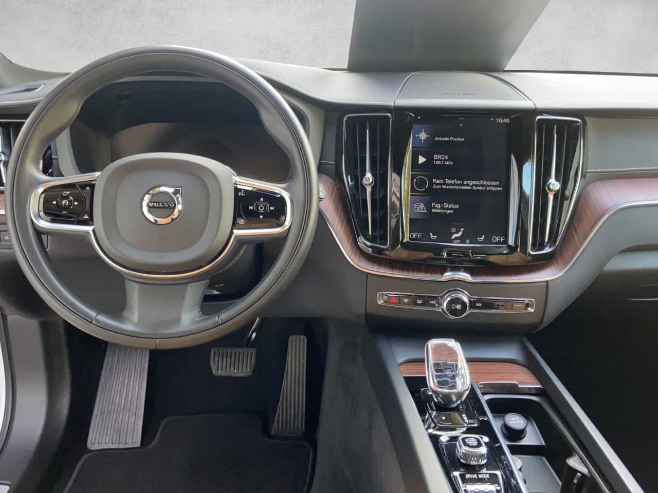 Volvo  XC60 Navi Vollleder Standhzg Einparkhilfe el. Fenster