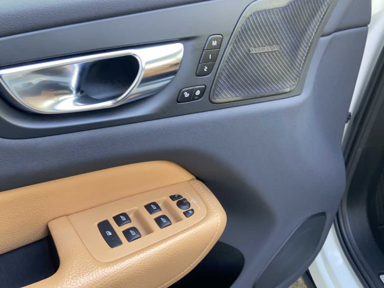 Volvo  XC60 Navi Vollleder Standhzg Einparkhilfe el. Fenster