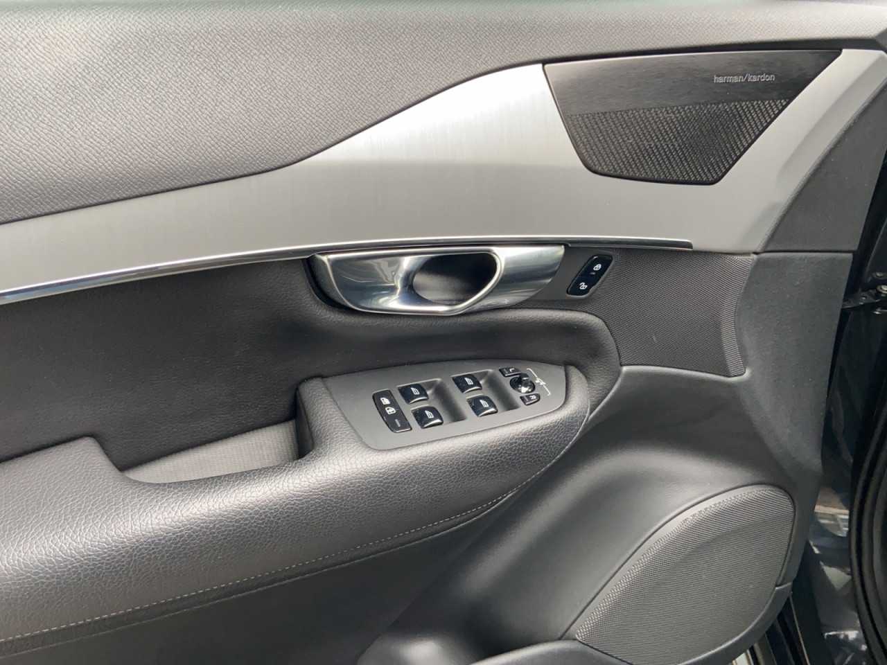Volvo  XC90 Bluetooth Navi LED Klima Einparkhilfe el. Fenster