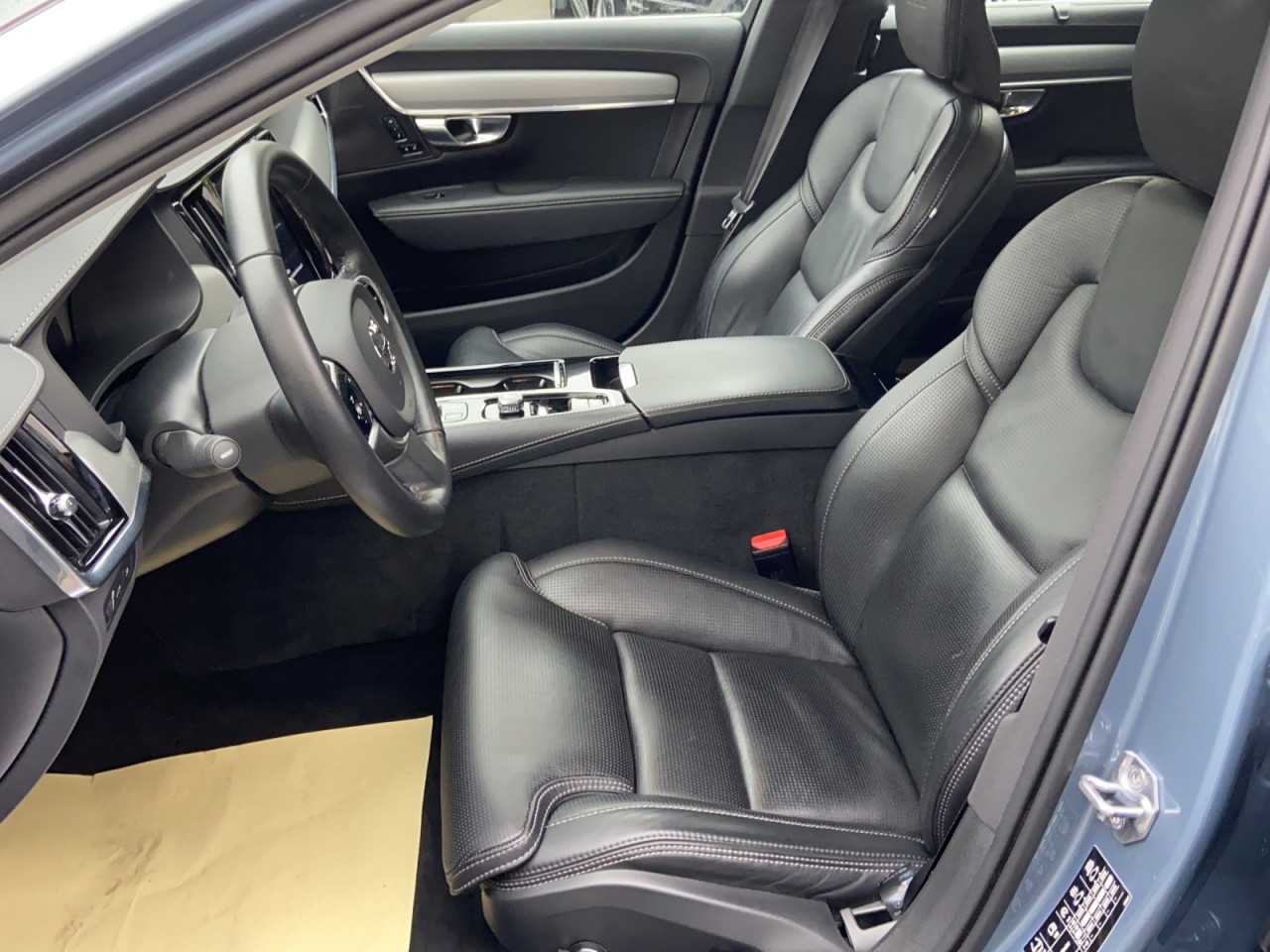 Volvo  LED Vollleder Klima Standhzg Einparkhilfe el. Fenster