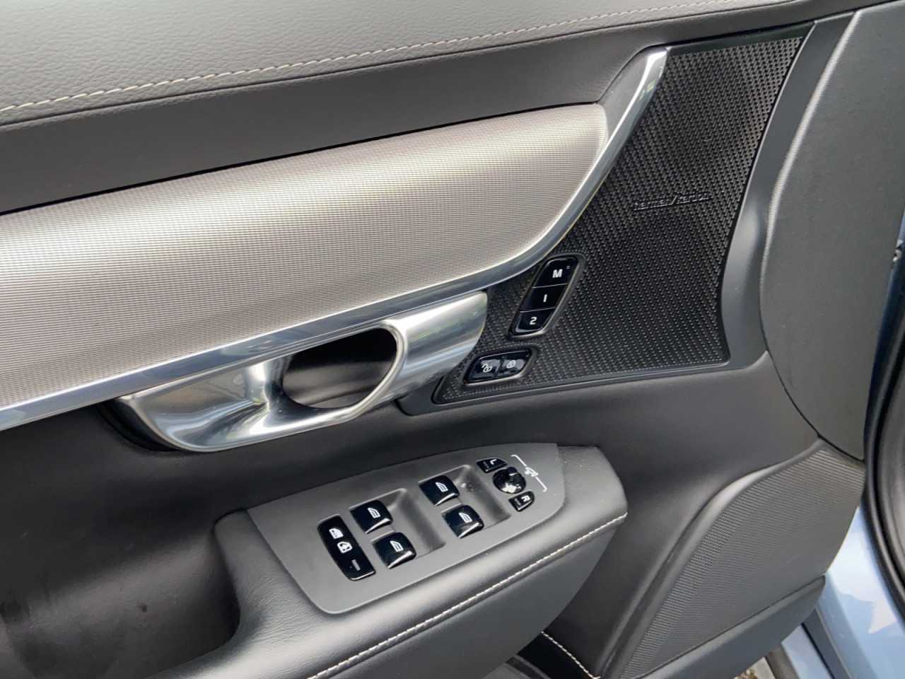 Volvo  LED Vollleder Klima Standhzg Einparkhilfe el. Fenster