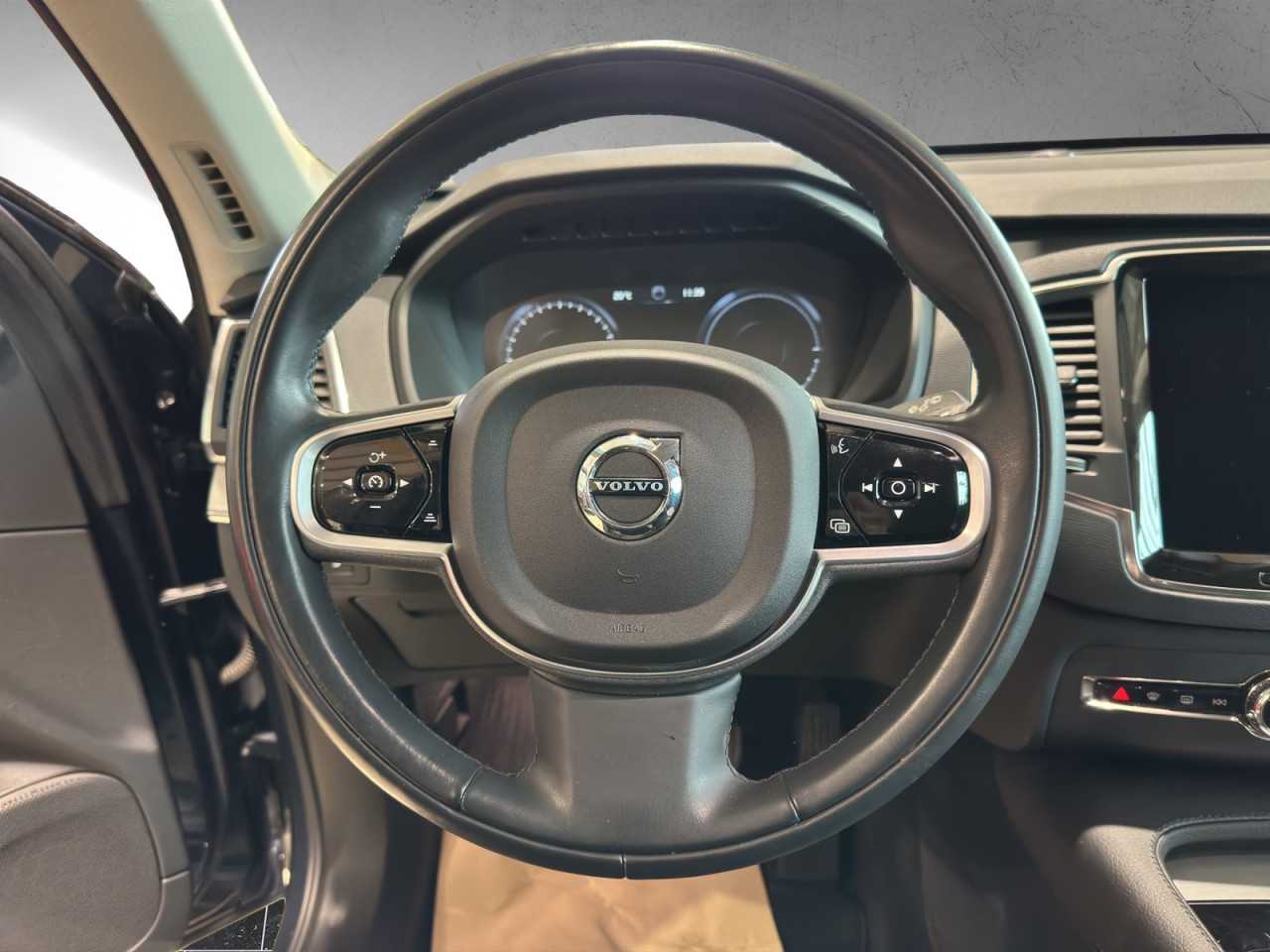 Volvo  XC90 Bluetooth Navi LED Klima Einparkhilfe el. Fenster