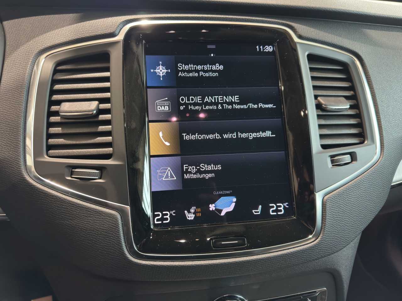 Volvo  XC90 Bluetooth Navi LED Klima Einparkhilfe el. Fenster