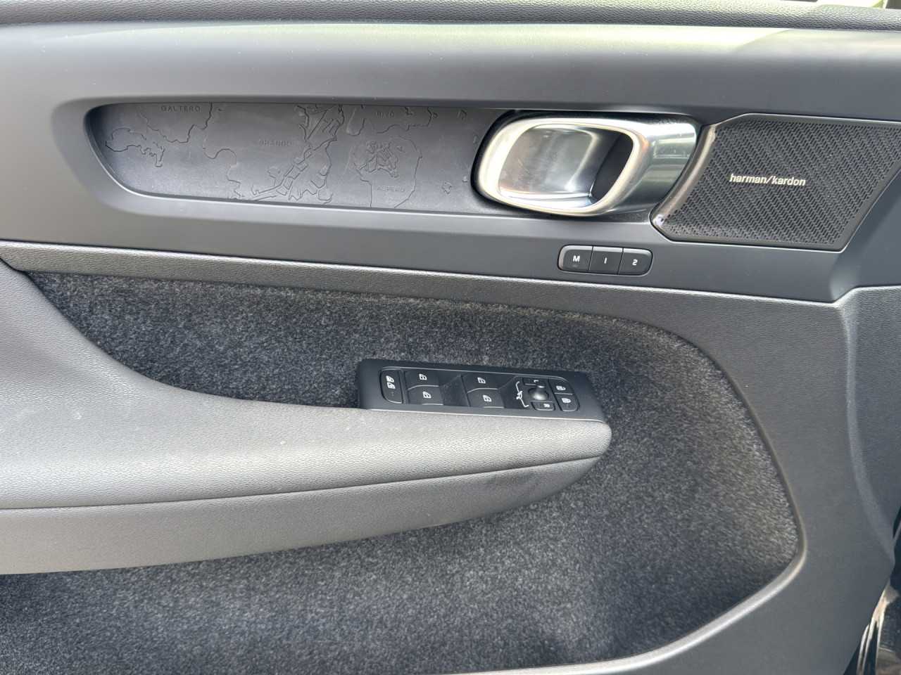 Volvo  XC40 Bluetooth Klima Standhzg Einparkhilfe el. Fenster