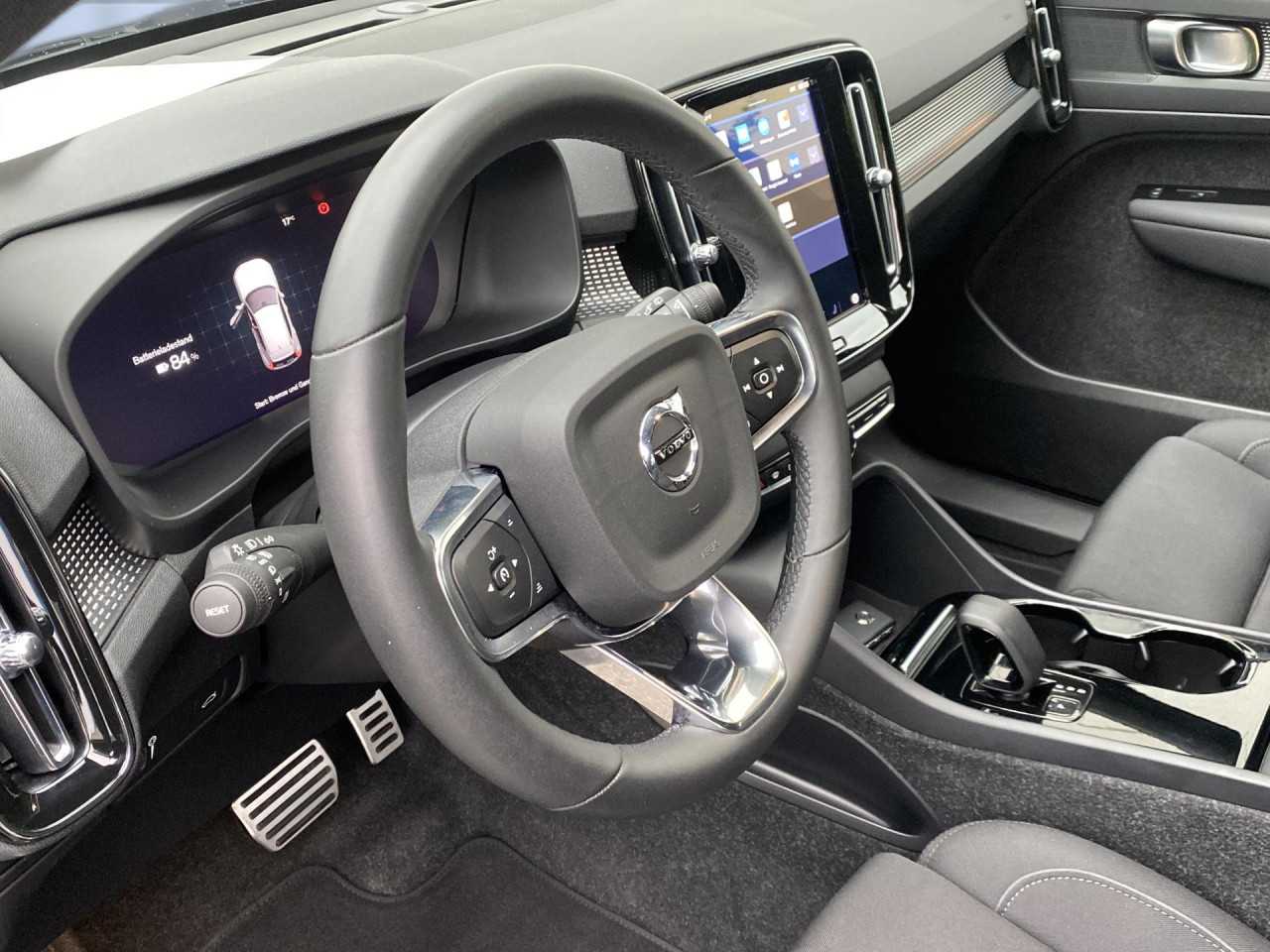Volvo  XC40 Navi LED Klima Standhzg Einparkhilfe el. Fenster