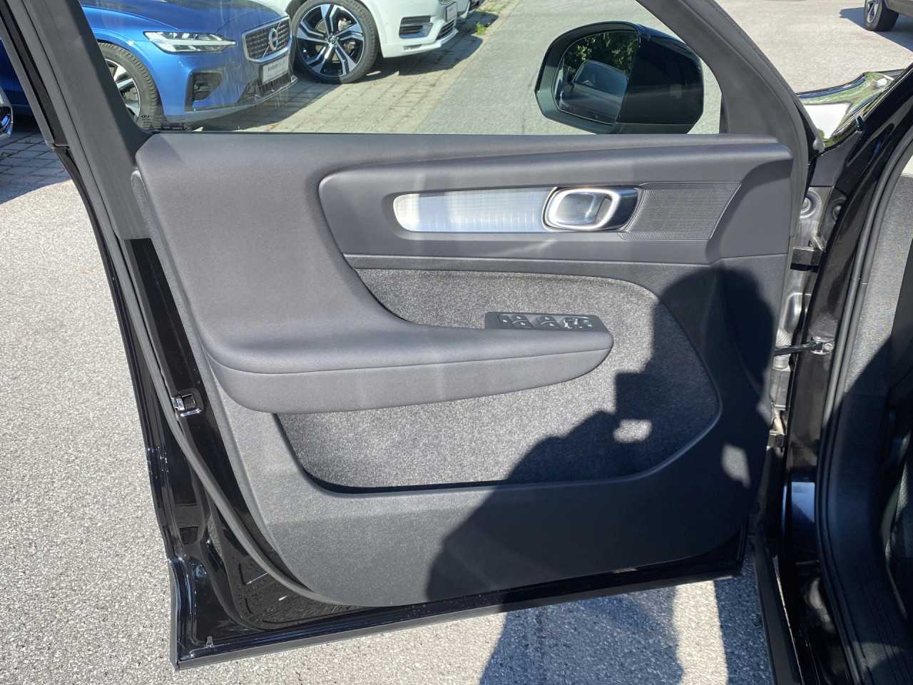 Volvo  XC40 Bluetooth Navi LED Klima Einparkhilfe el. Fenster