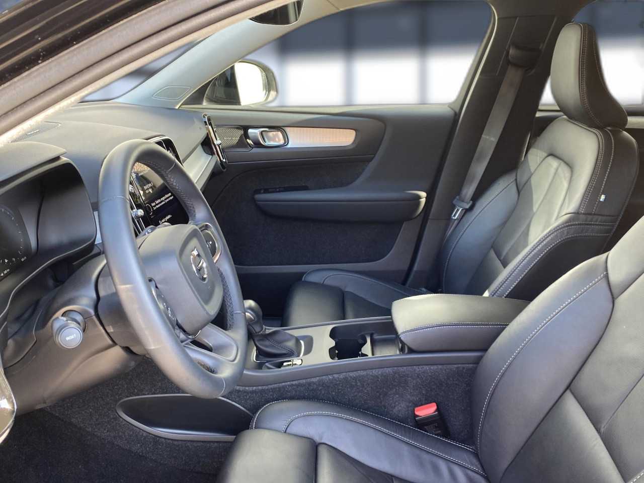 Volvo  XC40 Vollleder Standhzg Einparkhilfe el. Fenster