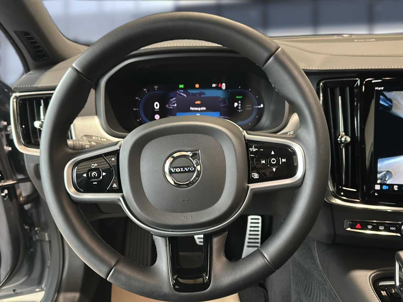 Volvo  Head Up Display Navi LED Vollleder Klima Standhzg Einparkhilfe el. Fenster