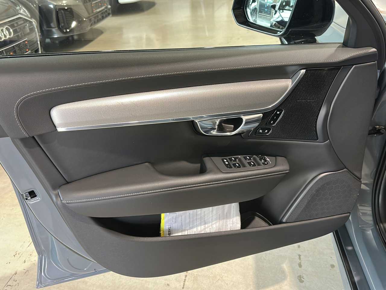 Volvo  Head Up Display Navi LED Vollleder Klima Standhzg Einparkhilfe el. Fenster