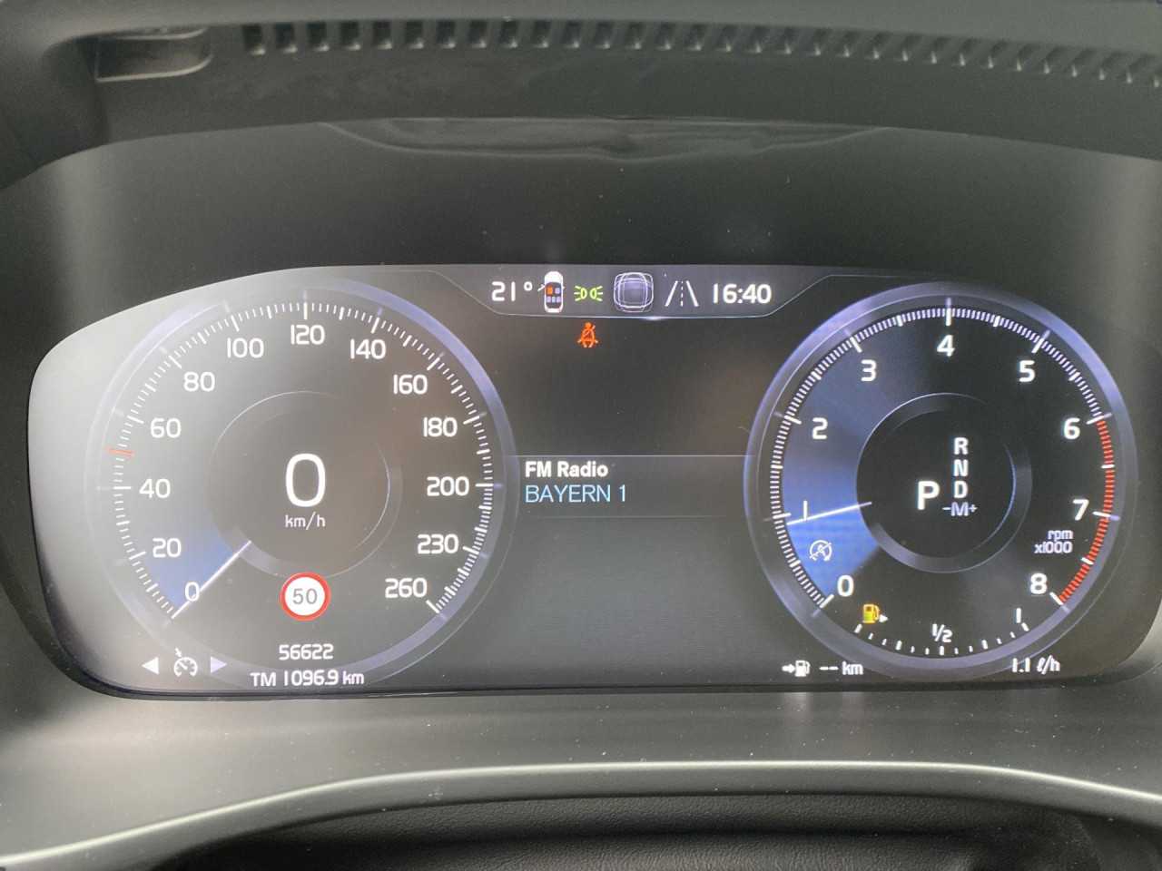 Volvo  XC40 Bluetooth Navi LED Klima Einparkhilfe el. Fenster