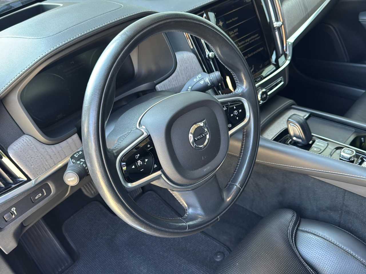 Volvo  Head Up Display Vollleder Standhzg Einparkhilfe el. Fenster