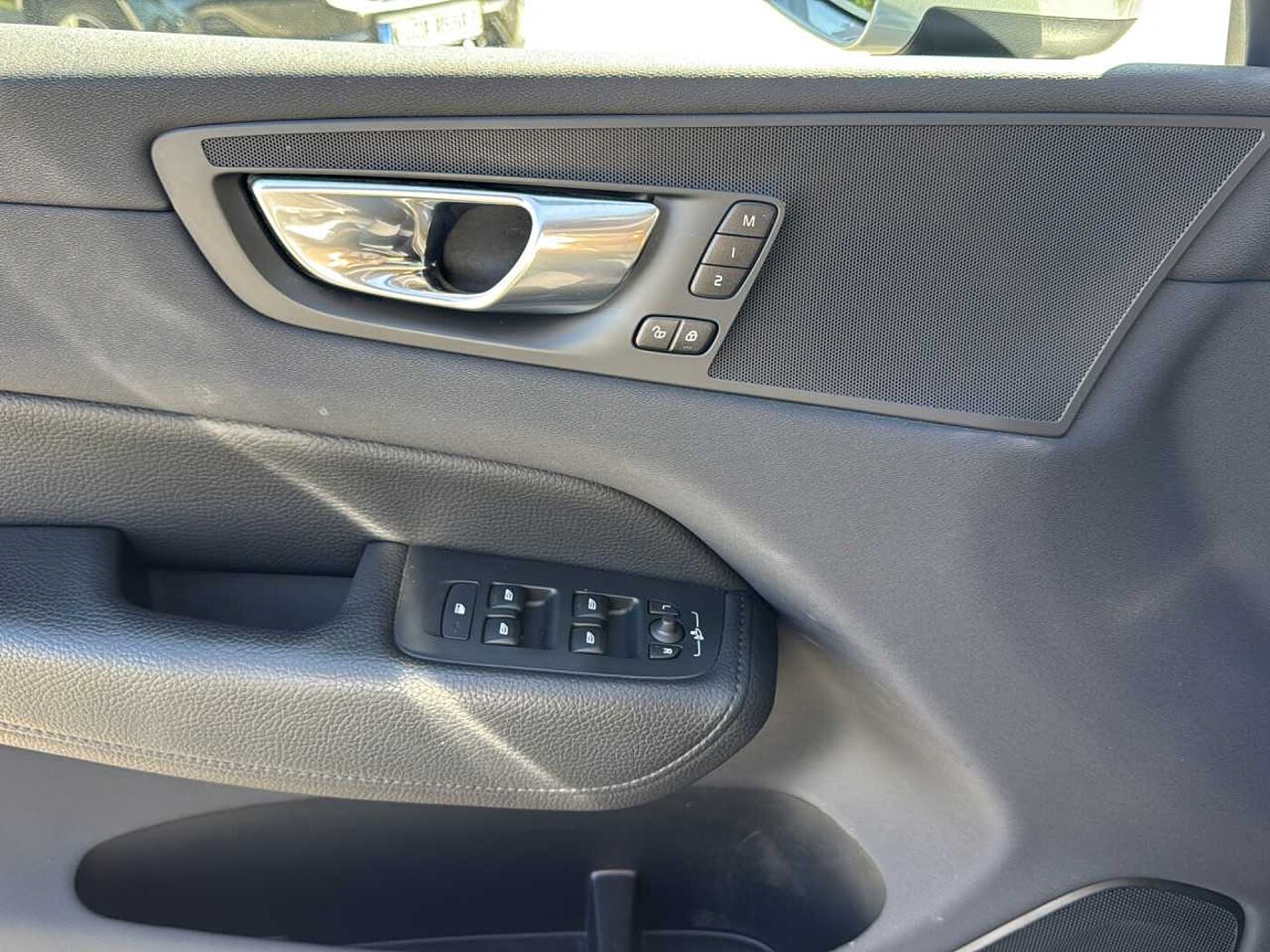 Volvo  XC60 Bluetooth Navi LED Klima Standhzg Einparkhilfe el. Fenster