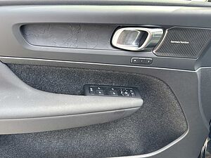 Volvo  XC40 Bluetooth Klima Standhzg Einparkhilfe el. Fenster