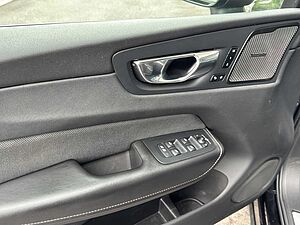 Volvo  XC60 Navi LED Klima Standhzg Einparkhilfe el. Fenster
