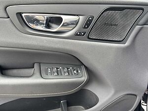 Volvo  XC60 Head Up Display LED Vollleder Klima Standhzg Einparkhilfe el. Fenster