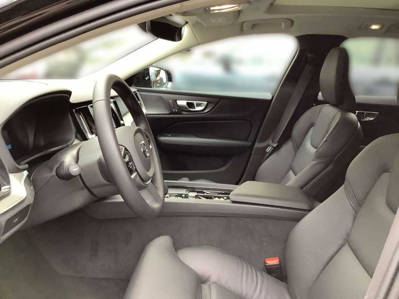 Volvo  Plus Dark
