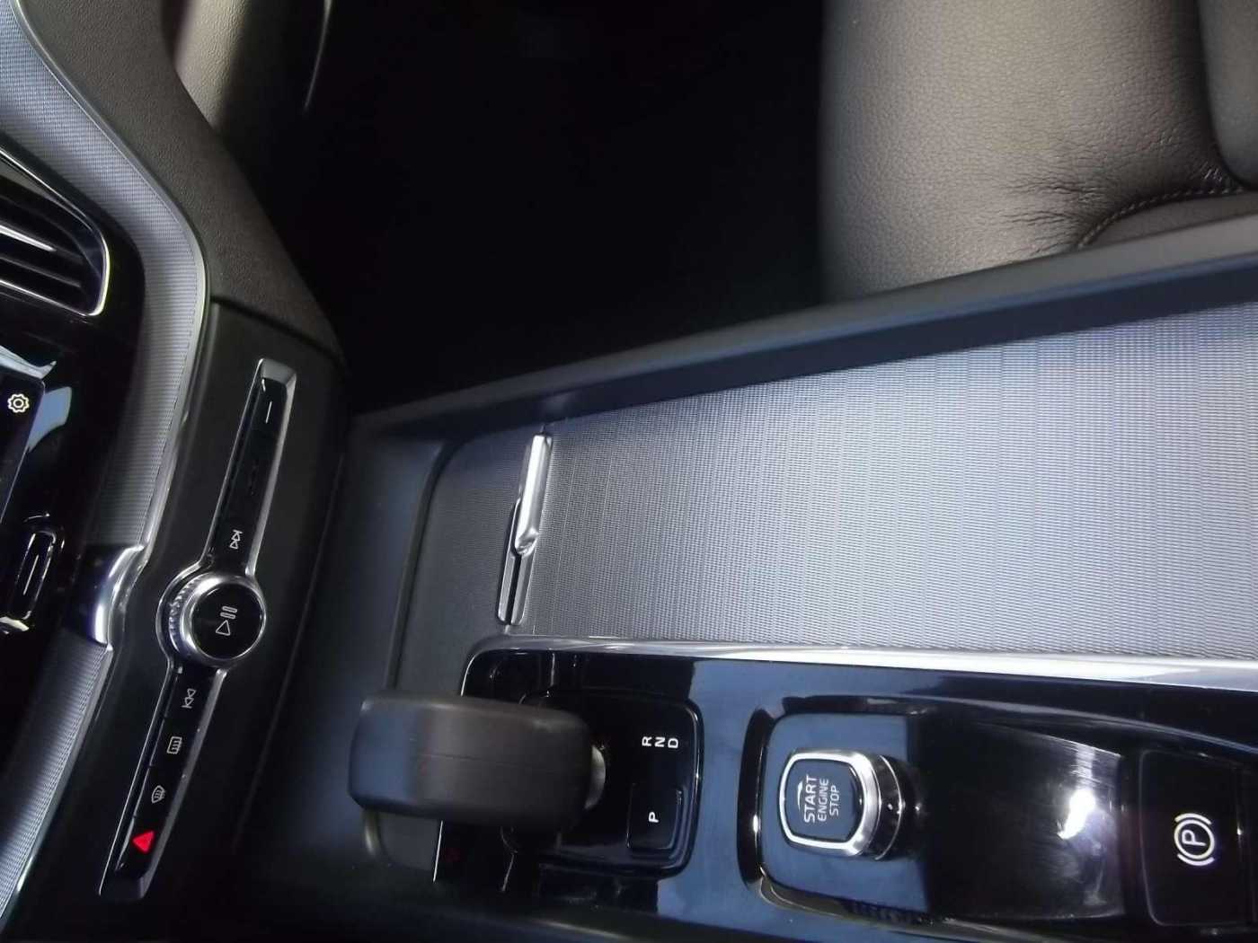 Volvo  Core 2WD