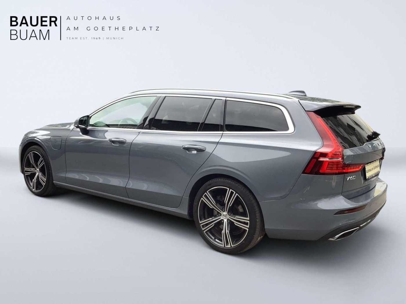 Volvo  Core Plug-In Hybrid AWD