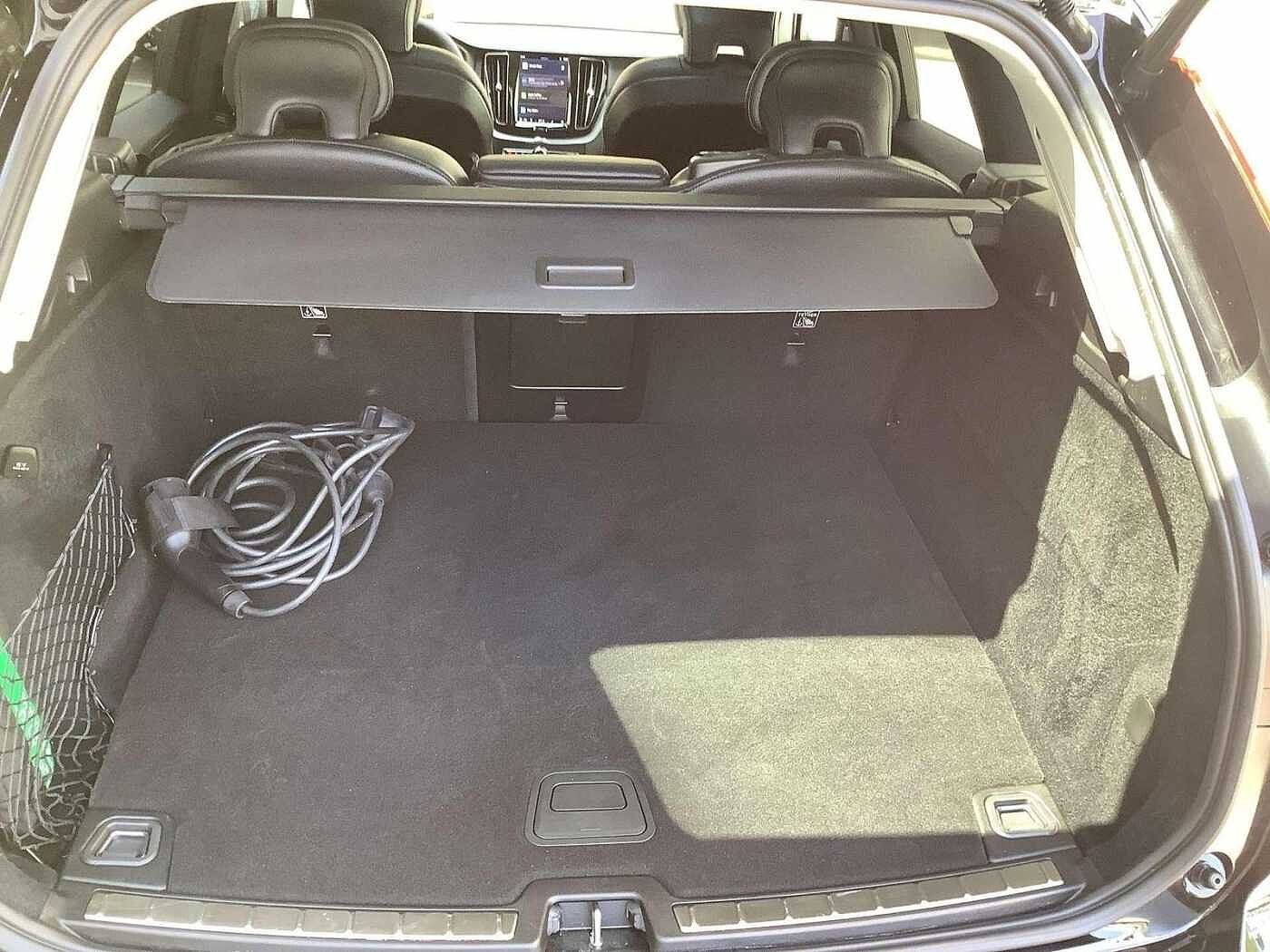 Volvo  T6 AWD Plug In Hybrid Plus Dark