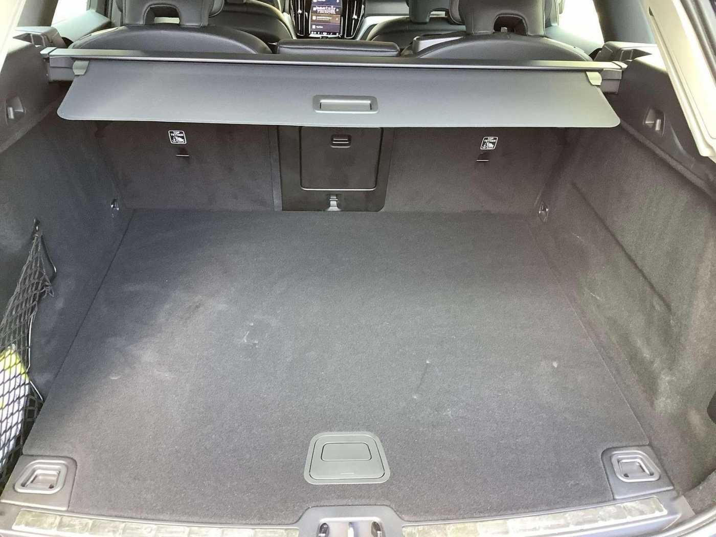 Volvo  Plus Dark Diesel AWD