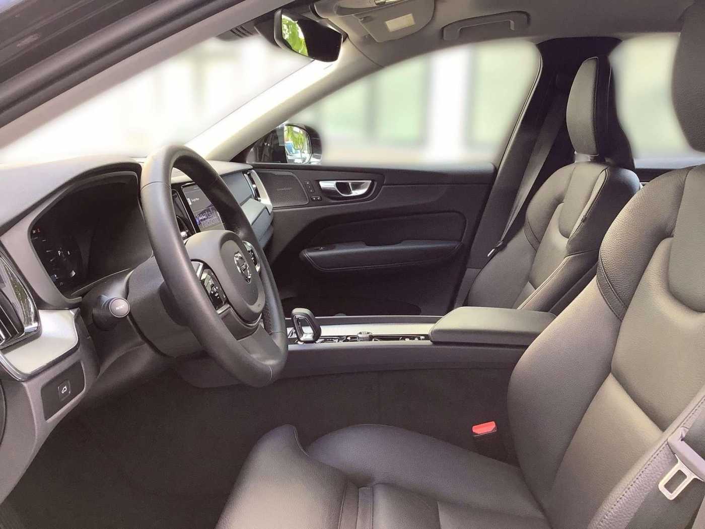 Volvo  Plus Dark Diesel AWD