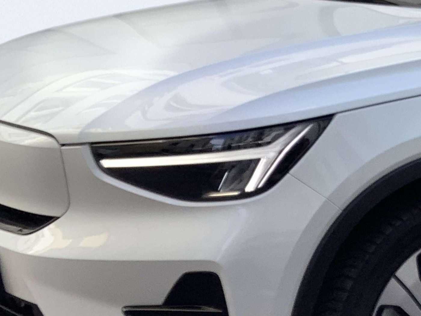 Volvo  Plus Pure Electric 2WD