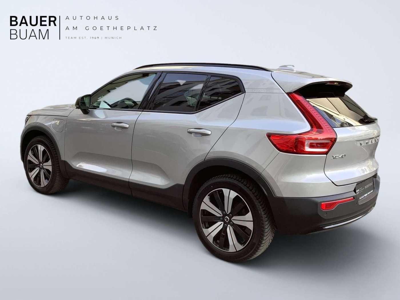 Volvo  Plus Dark Plug-In Hybrid 2WD