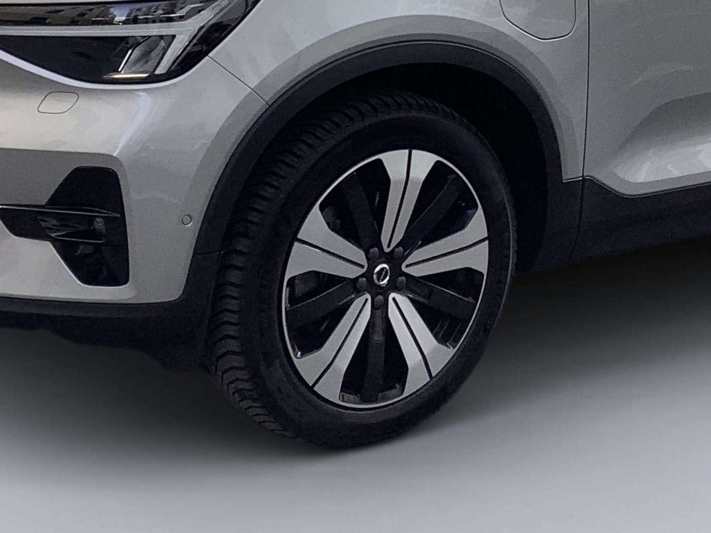 Volvo  Plus Dark Plug-In Hybrid 2WD