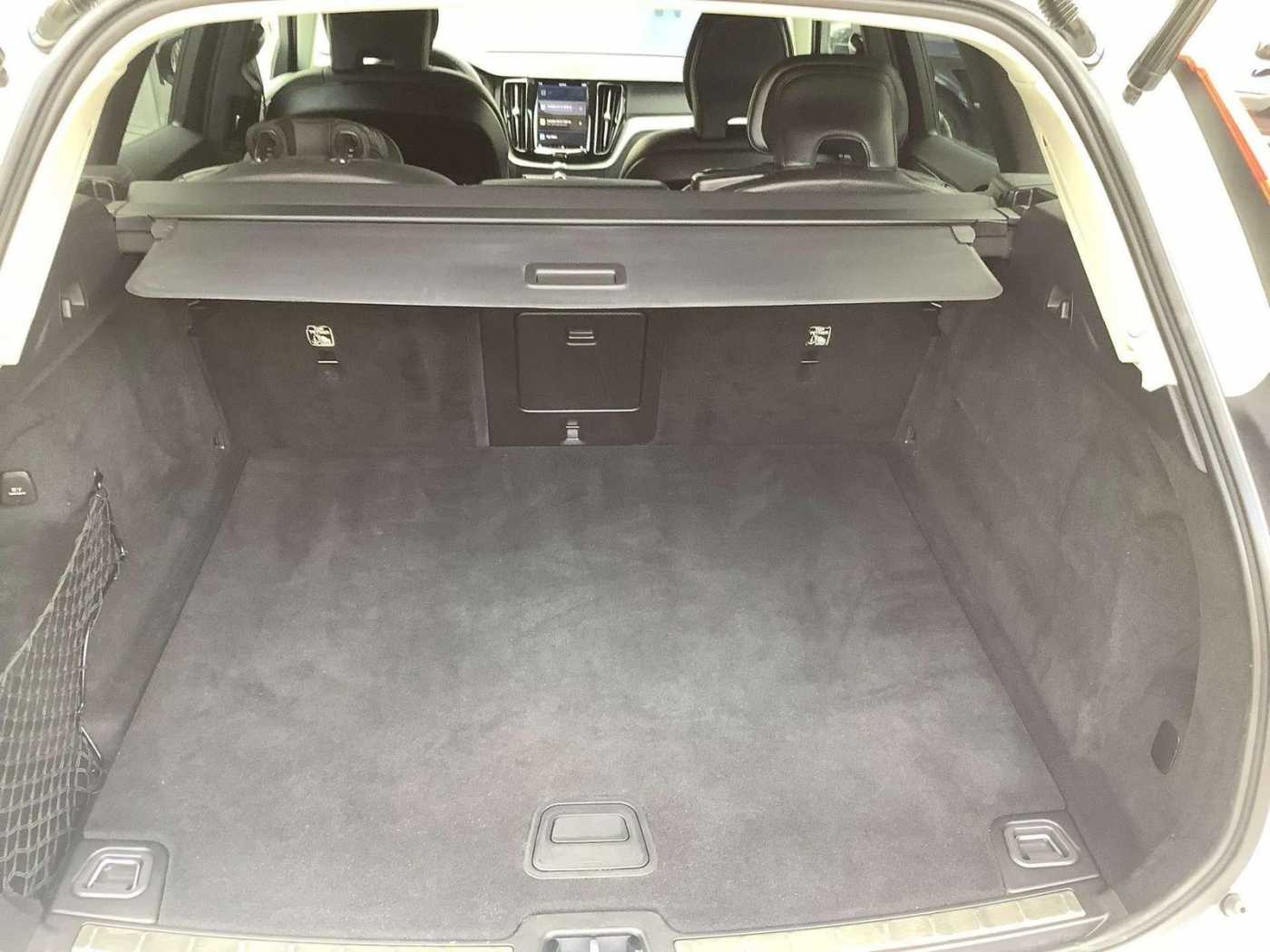 Volvo  Plus Dark Diesel AWD