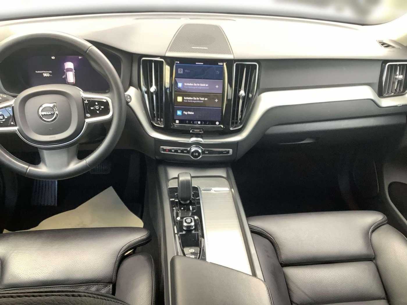 Volvo  Plus Dark Diesel AWD