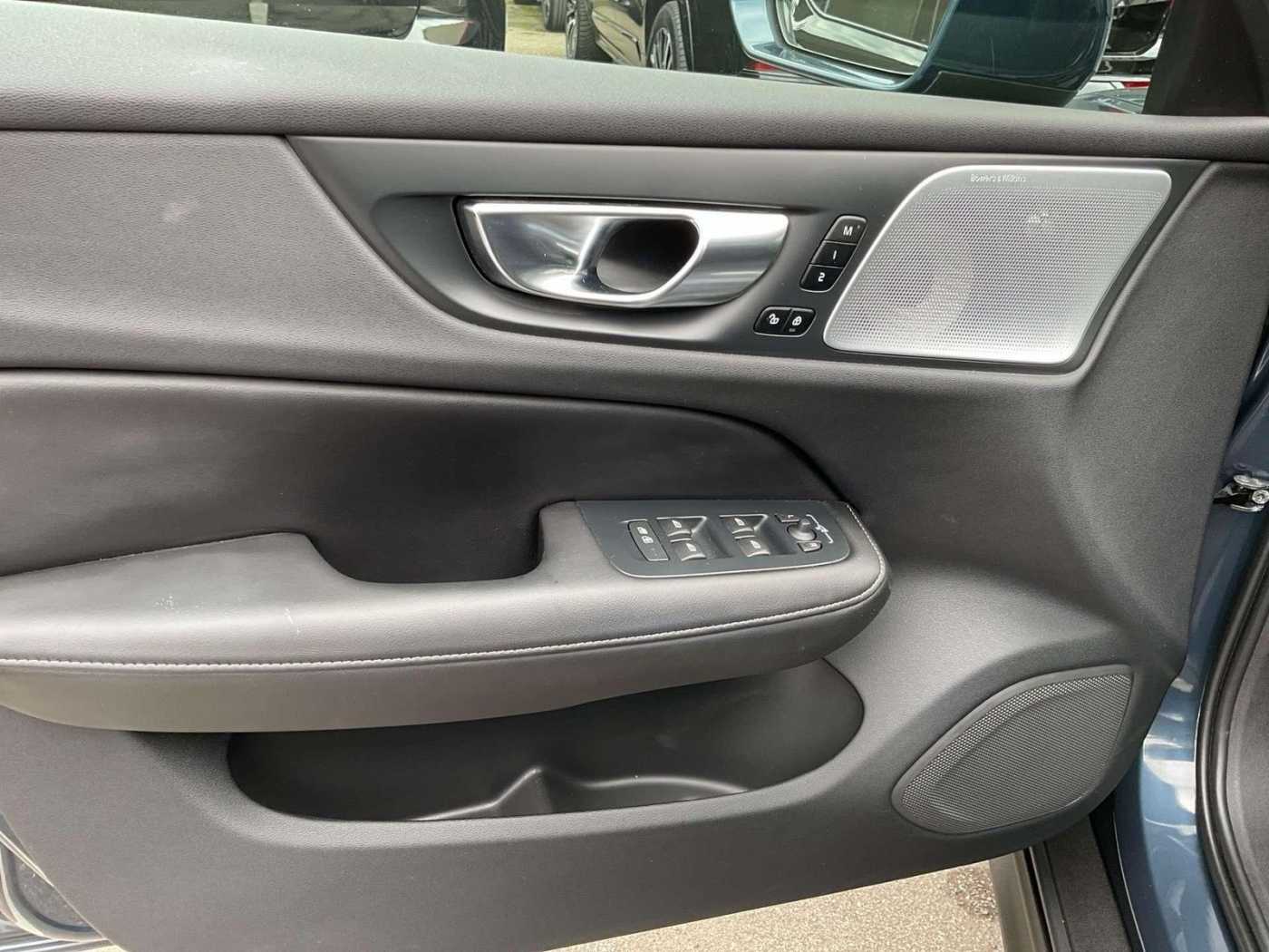 Volvo  Ultimate AWD