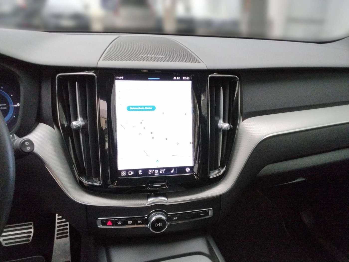 Volvo  R Design Recharge Plug-In Hybrid AWD
