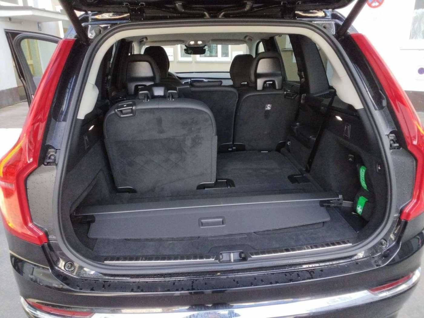 Volvo  Plus Bright AWD