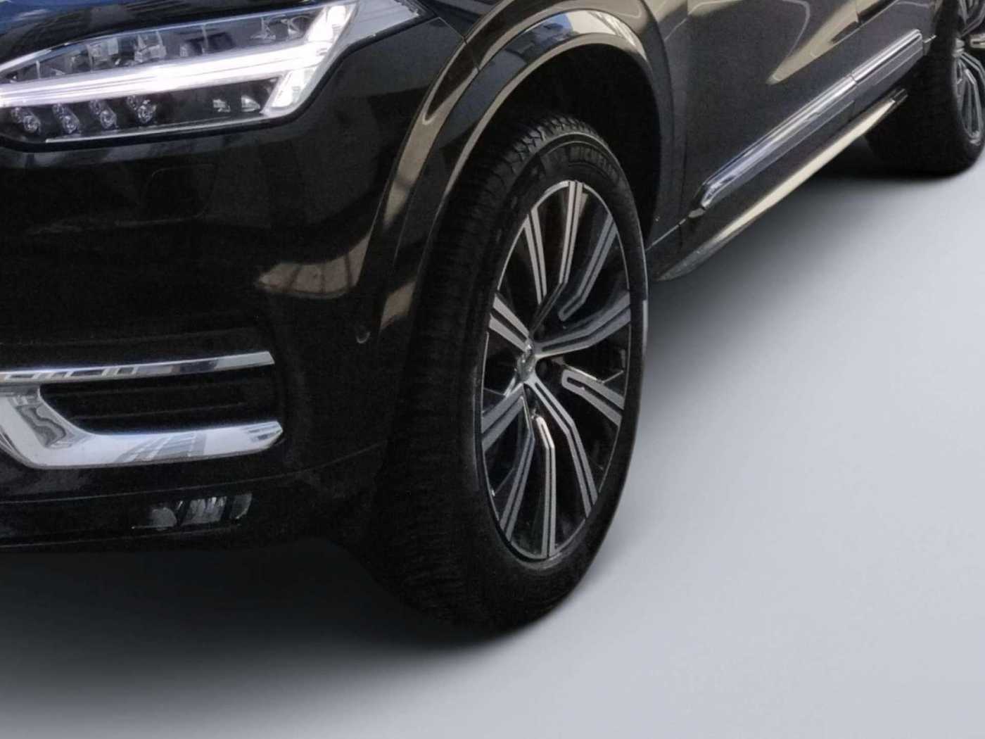 Volvo  Plus Bright AWD