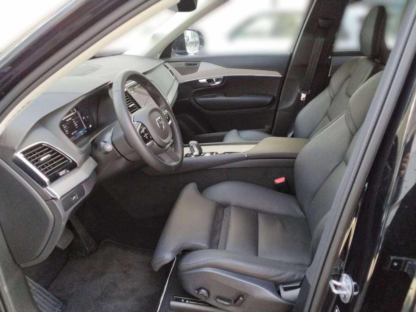 Volvo  Plus Bright AWD
