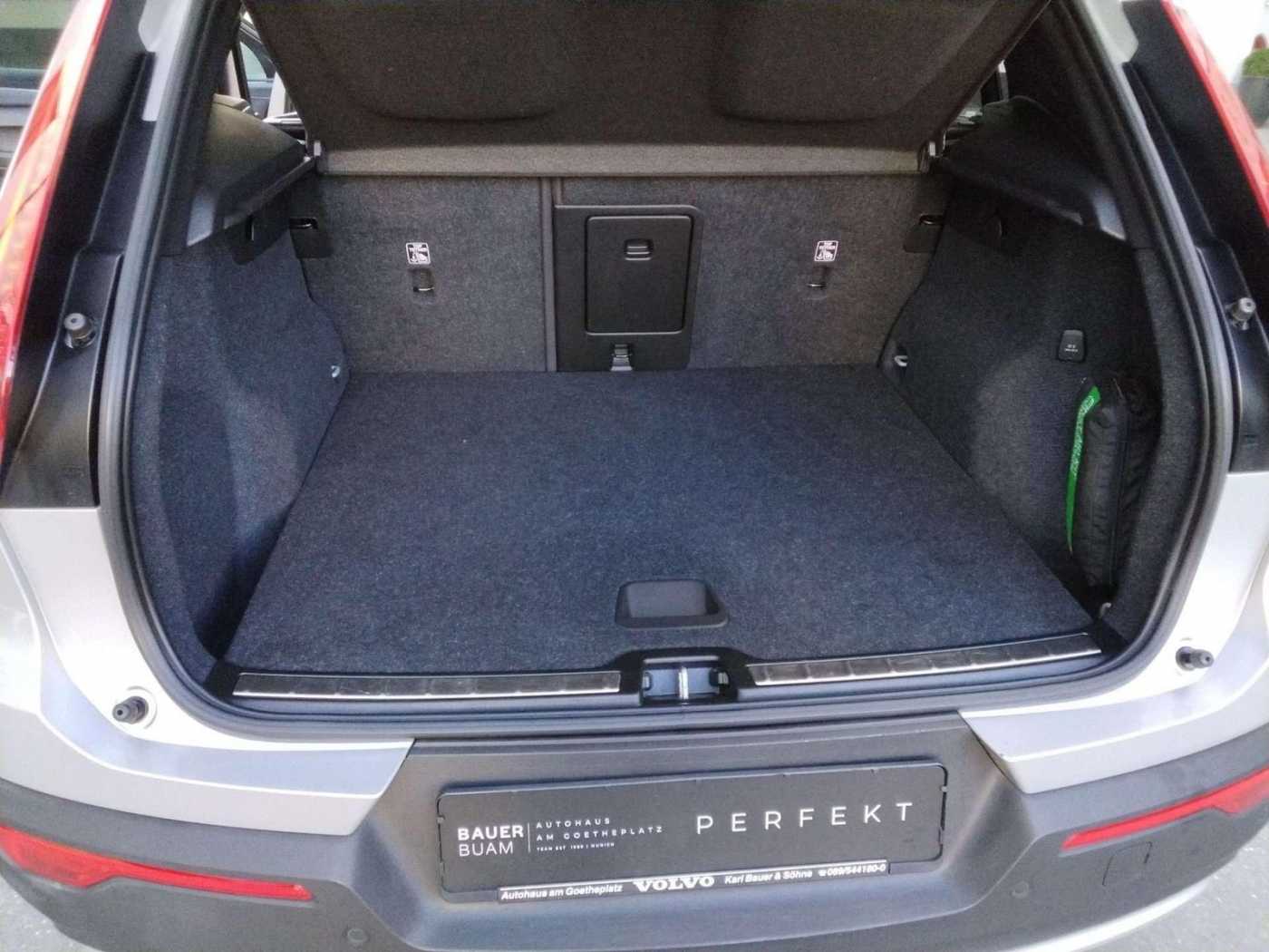 Volvo  Plus Bright Recharge Plug-In Hybrid 2WD