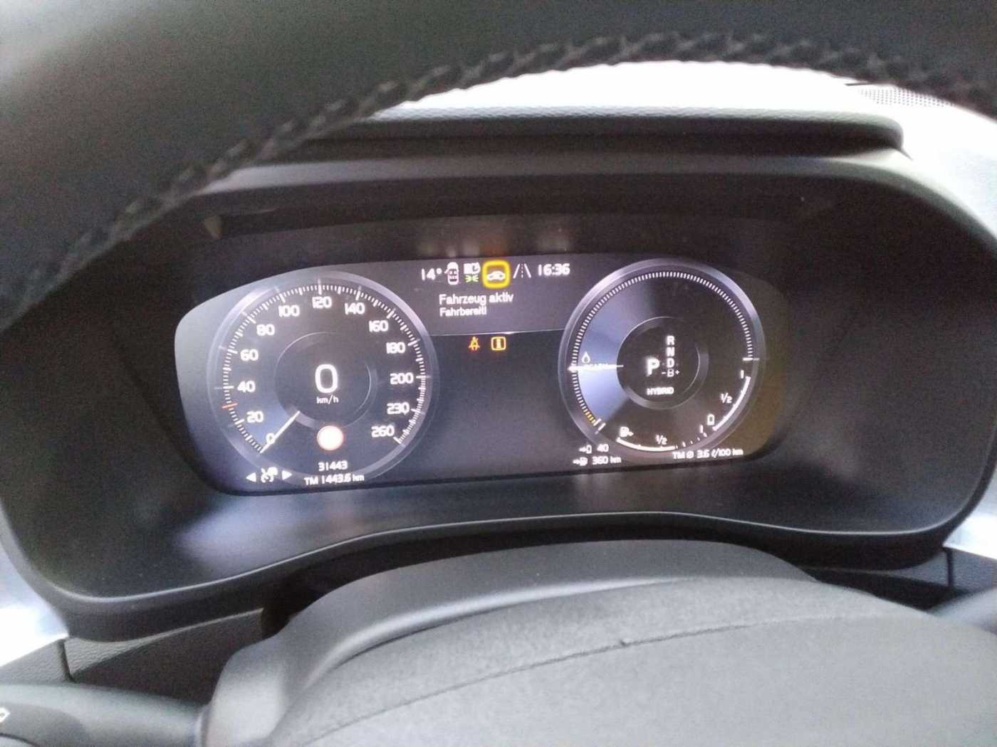 Volvo  Plus Bright Recharge Plug-In Hybrid 2WD