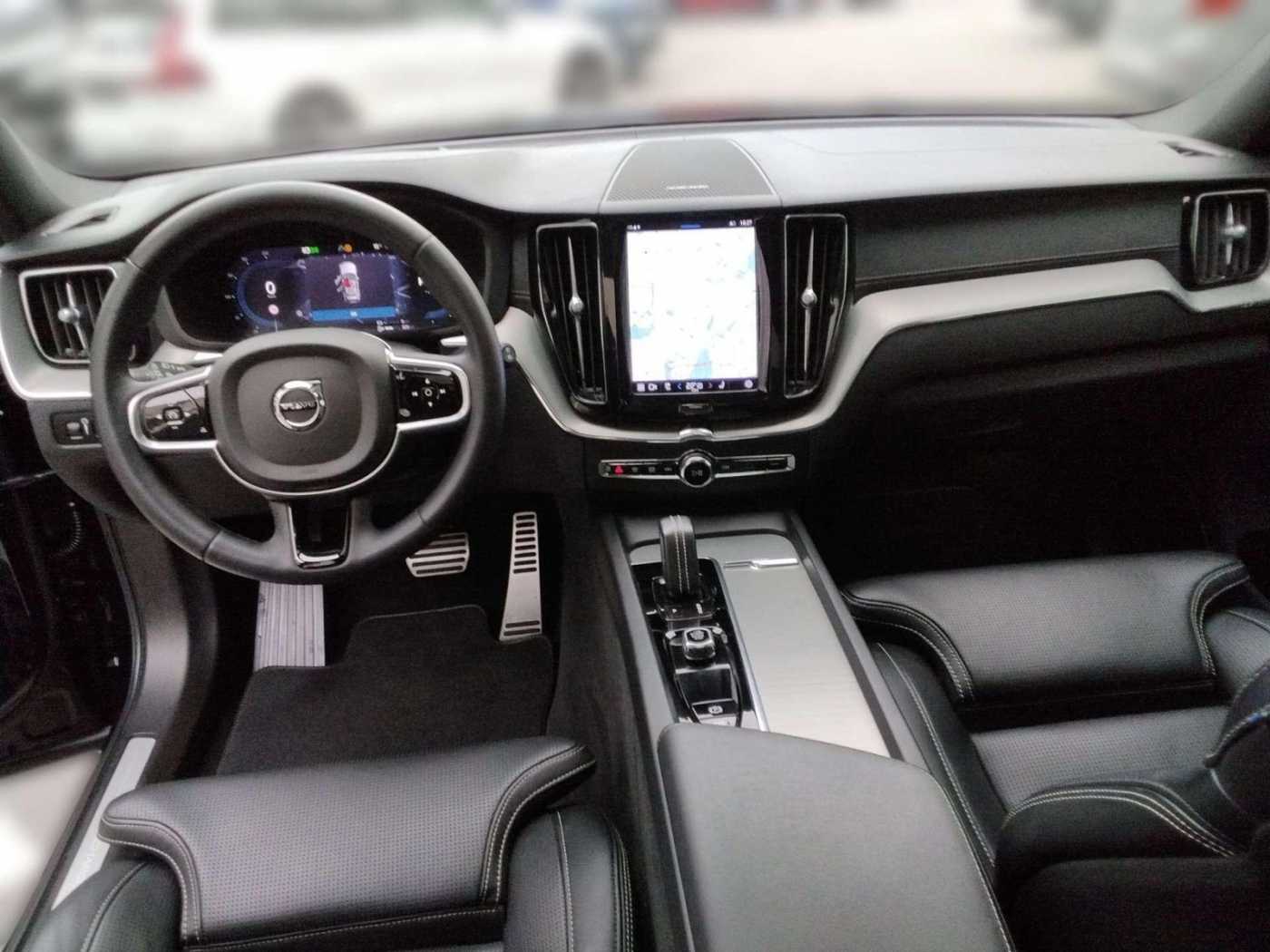 Volvo  Plus Dark T8 Recharge Plug-In Hybrid AWD