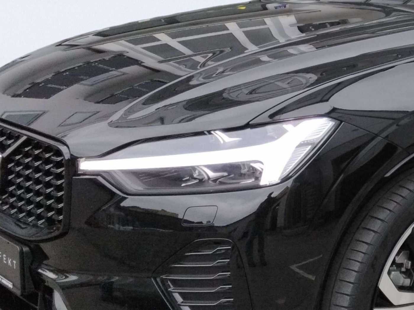 Volvo  Plus Dark T8 Recharge Plug-In Hybrid AWD