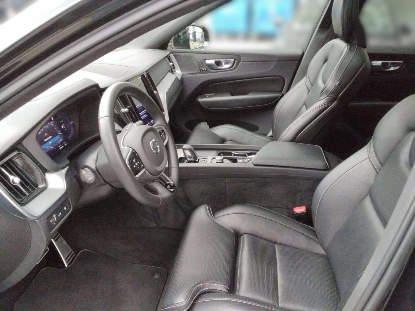 Volvo  Plus Dark T8 Recharge Plug-In Hybrid AWD
