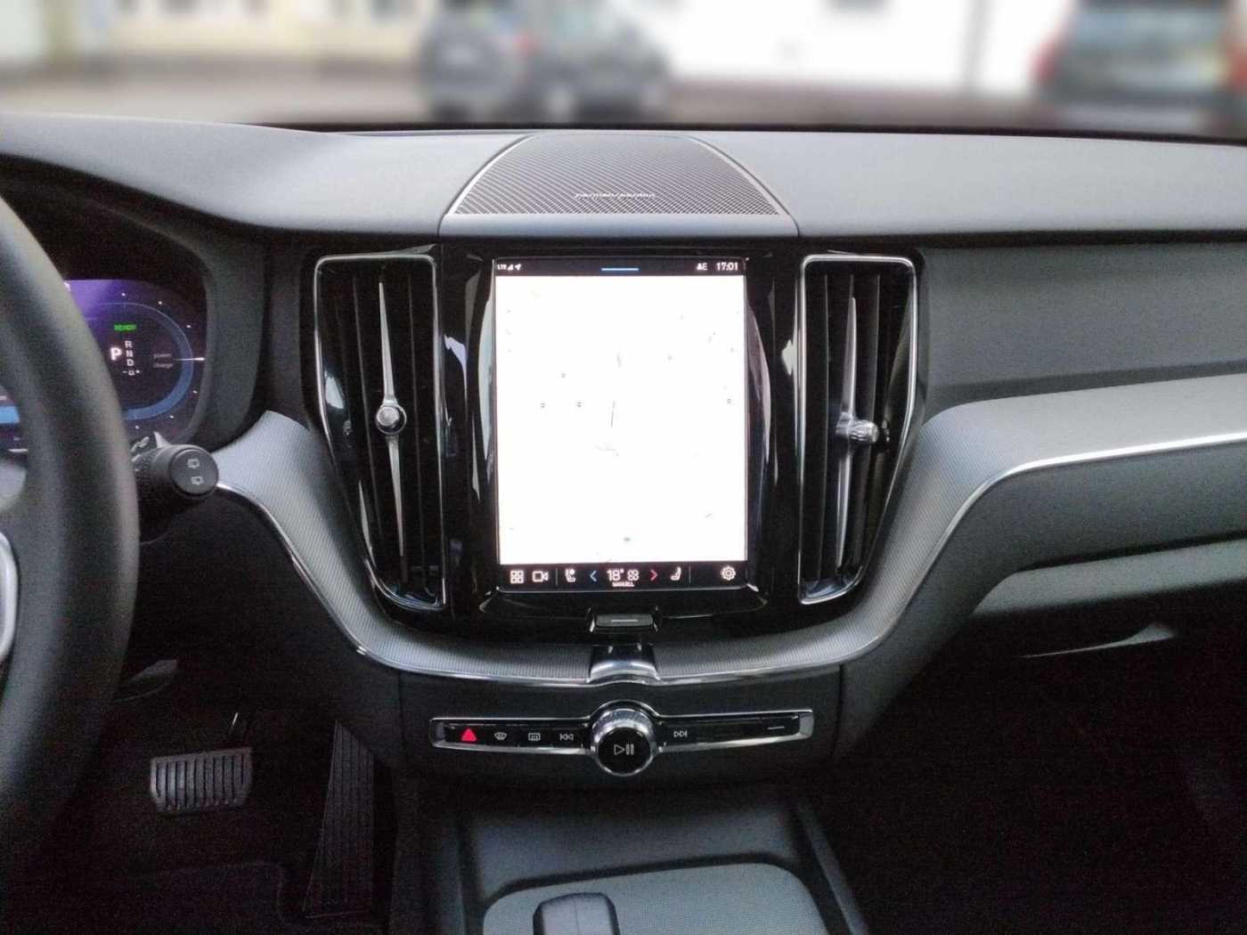 Volvo  Plus Dark Recharge Plug-In Hybrid AWD T6