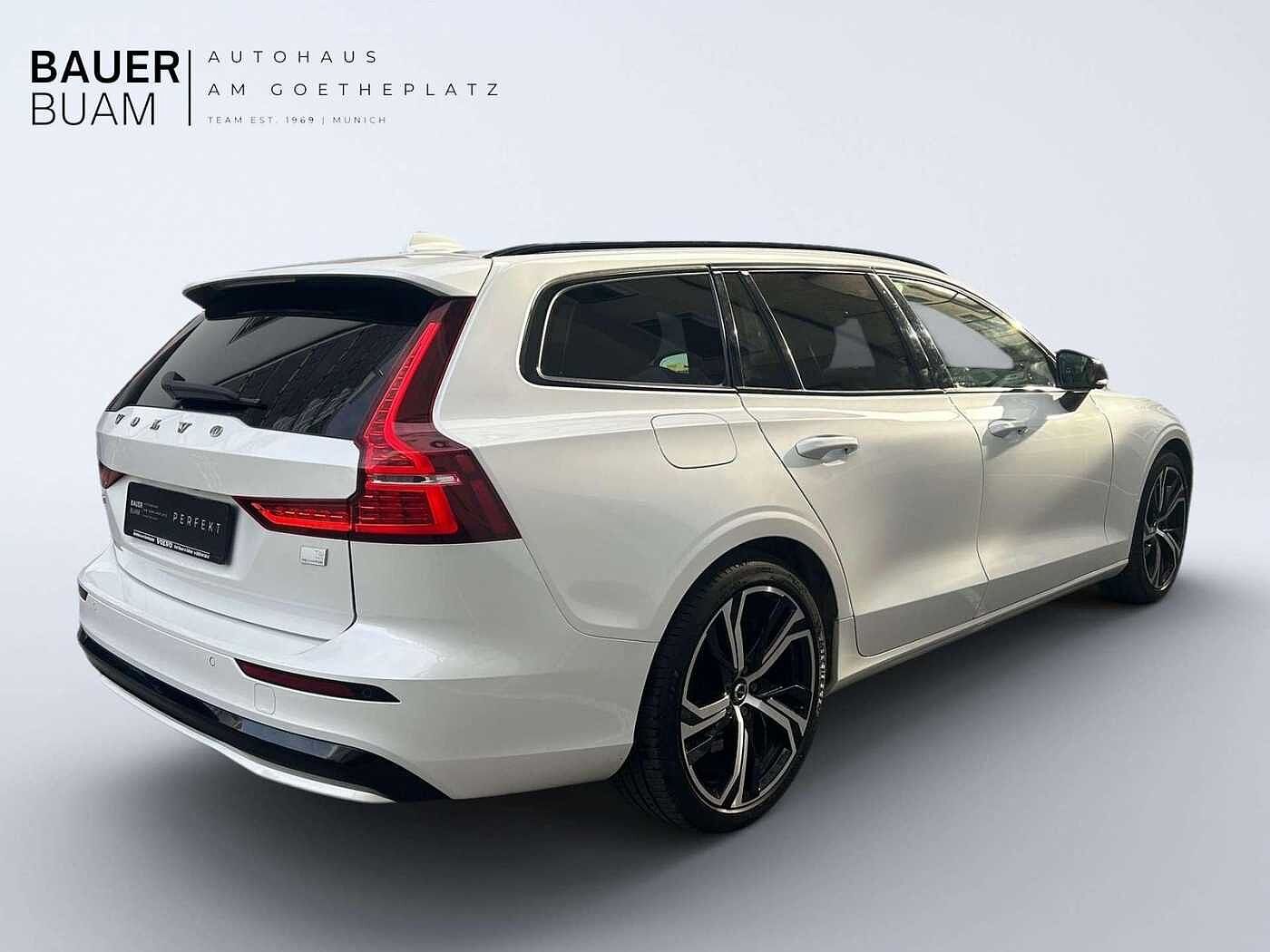 Volvo  Plus Dark Recharge Plug-In Hybrid AWD