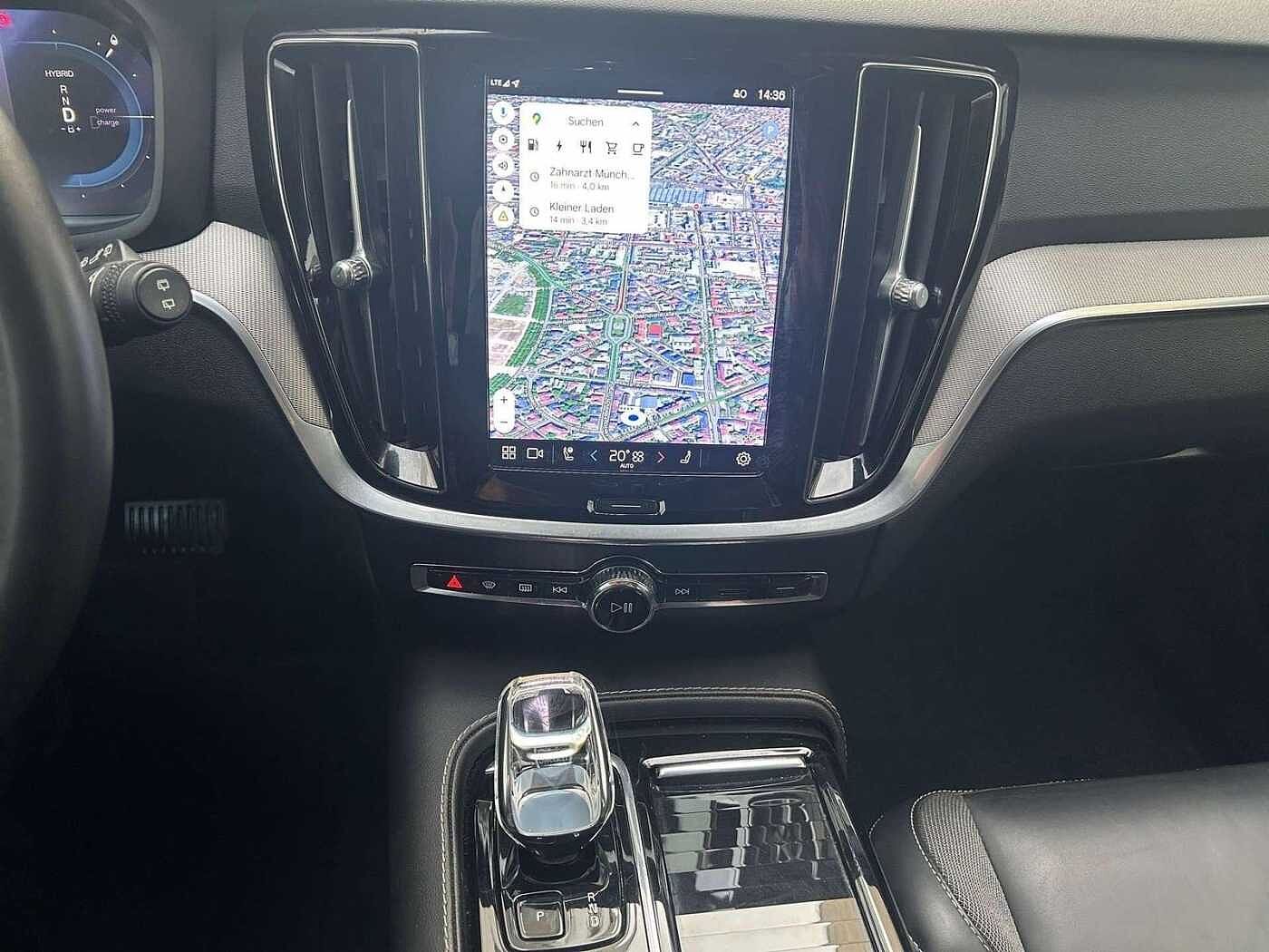 Volvo  Plus Dark Recharge Plug-In Hybrid AWD