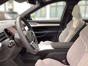 Volvo  Ultra Performance Pure Electric AWD